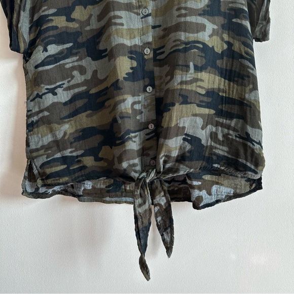SANCTUARY Camo-Print Tie-Front Short Sleeve Tee - Picture 6 of 9